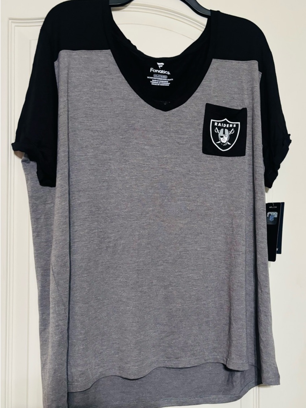 NFL Women’s Raiders Gray and Black Short Sleeve Pocket Tee